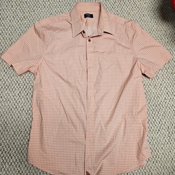UNTUCKit Other - UNTUCKit Mens Slim‎ Fit Short Sleeve Button Down Shirt Peach Diamond Print Large